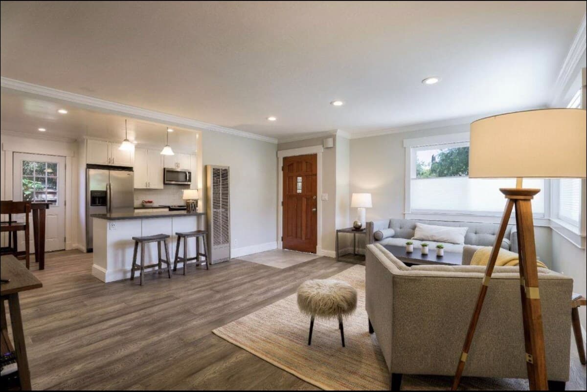 Home in Mountain View · ★4.88 · 7 bedrooms · 10 beds · 5.5 baths - Image 2
