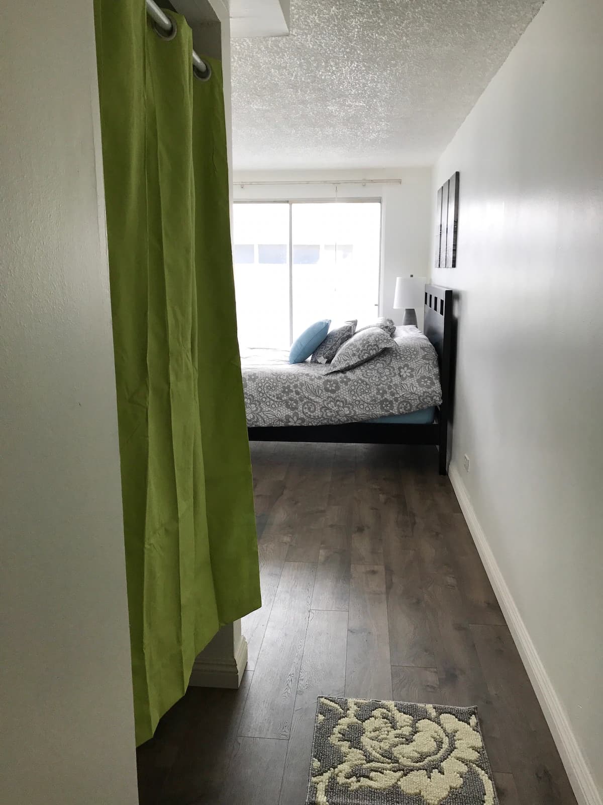 Lovely & Clean Unit | Minutes to Waikiki Beach - Image 19