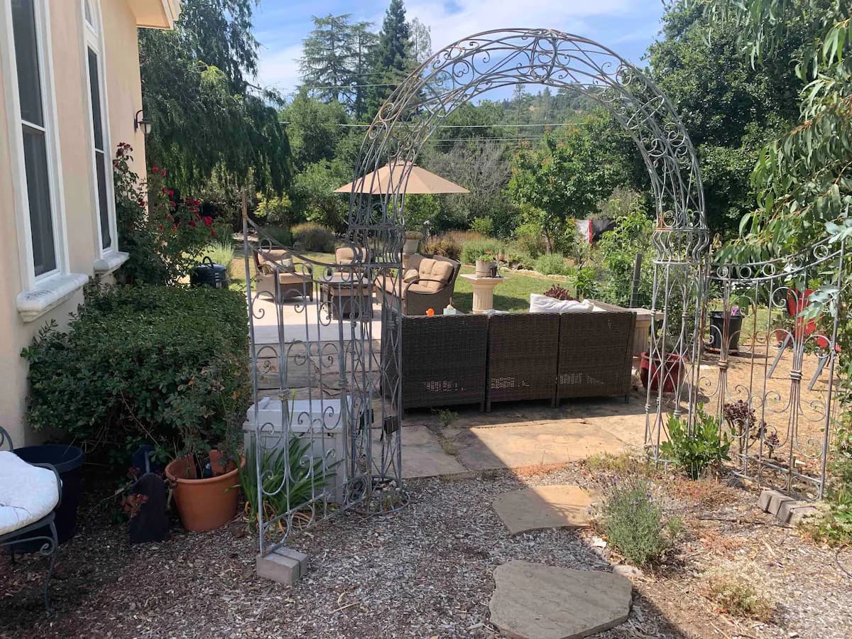 Guesthouse in Los Altos Hills · ★4.85 · 2 bedrooms · 2 beds · 1 bath - Image 19