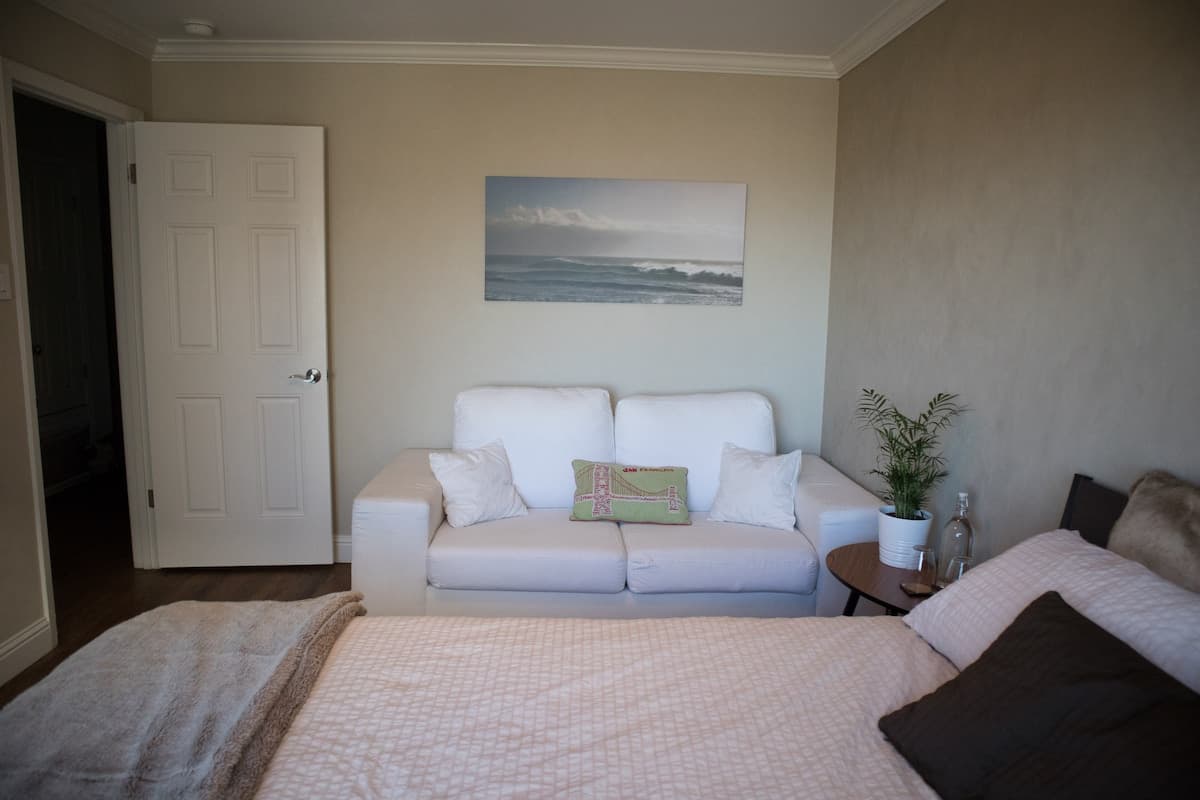 Noe Valley Condo with Bay Views & Workspace - Photo 18