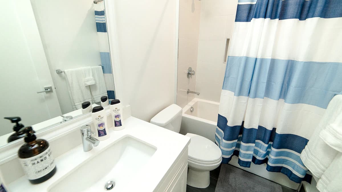 Home in Daly City · ★4.87 · 5 bedrooms · 8 beds · 3 baths - Image 31