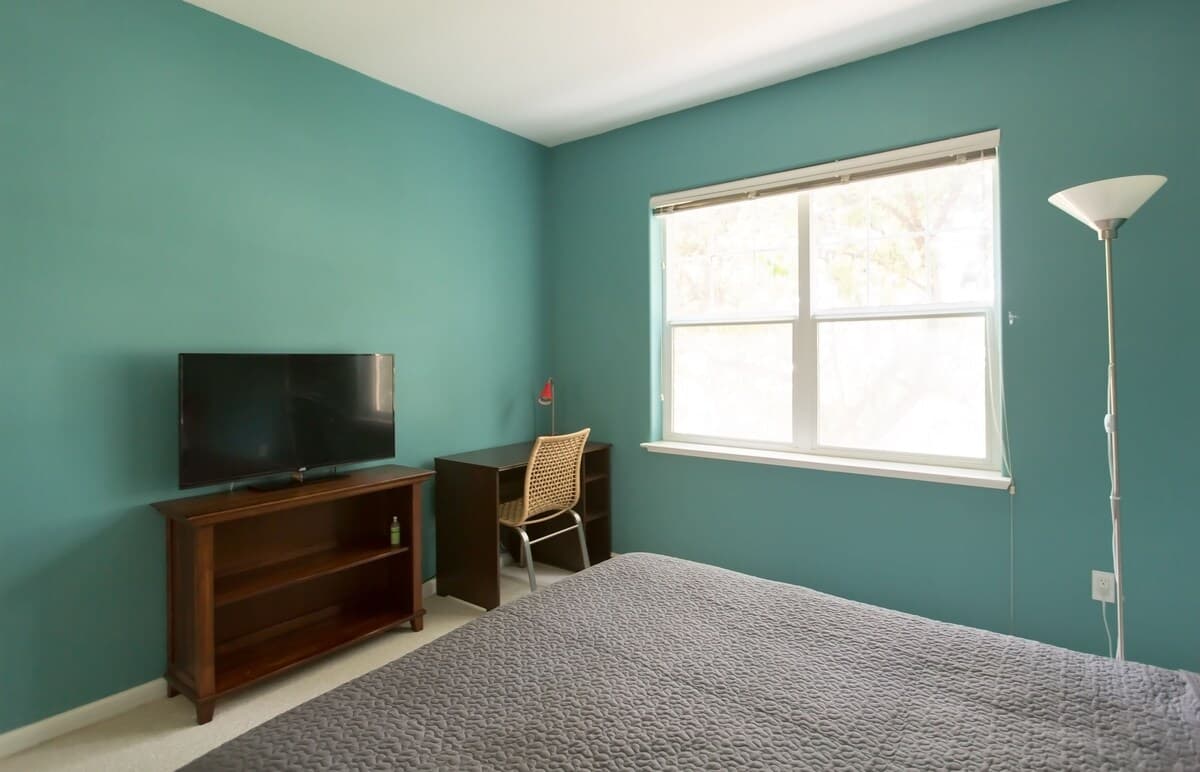 Condo in Palo Alto · ★4.86 · 2 bedrooms · 2 beds · 2 baths - Image 21