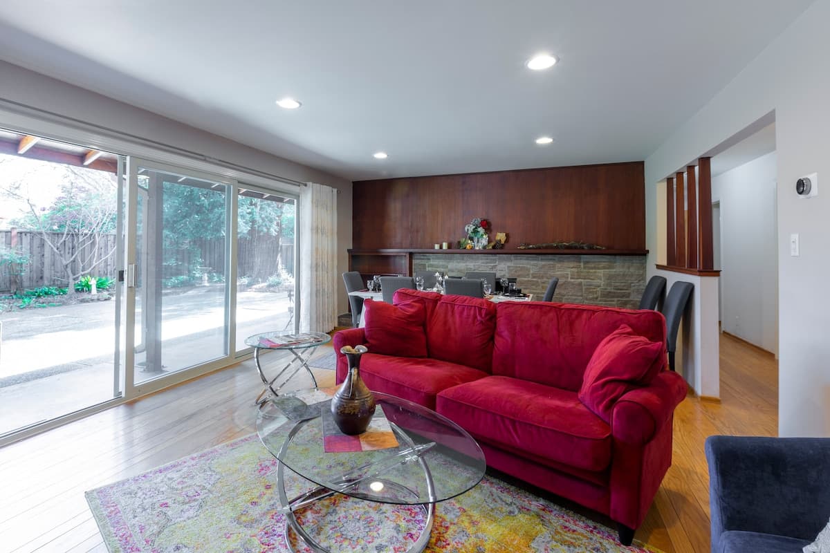 Home in Menlo Park · ★4.77 · 5 bedrooms · 6 beds · 3 baths - Image 6