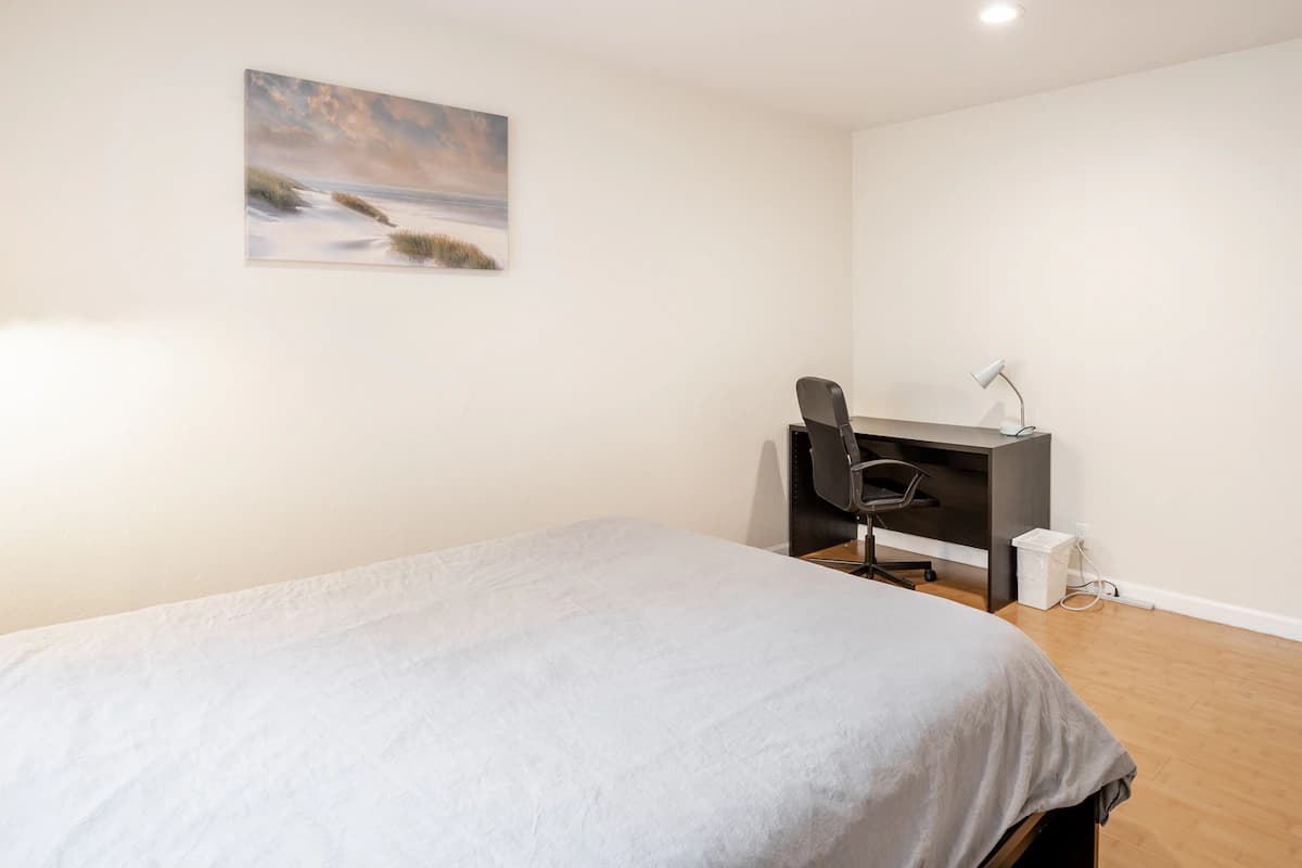 Renovated 2 BR Apt Near Mountain View Downtown - Image 46