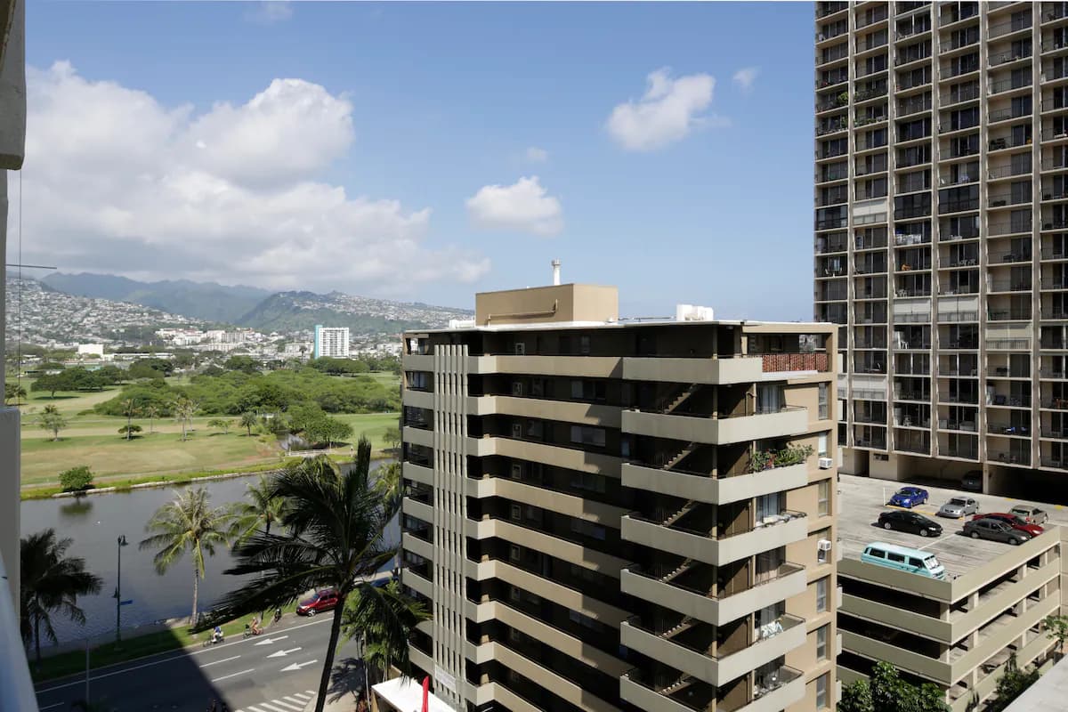 Condo in Honolulu · ★4.88 · 1 bedroom · 3 beds · 1 bath - Image 27