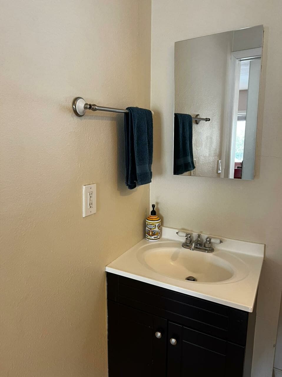 Guesthouse in Redwood City · ★4.57 · 2 bedrooms · 4 beds · 1 bath - Image 21