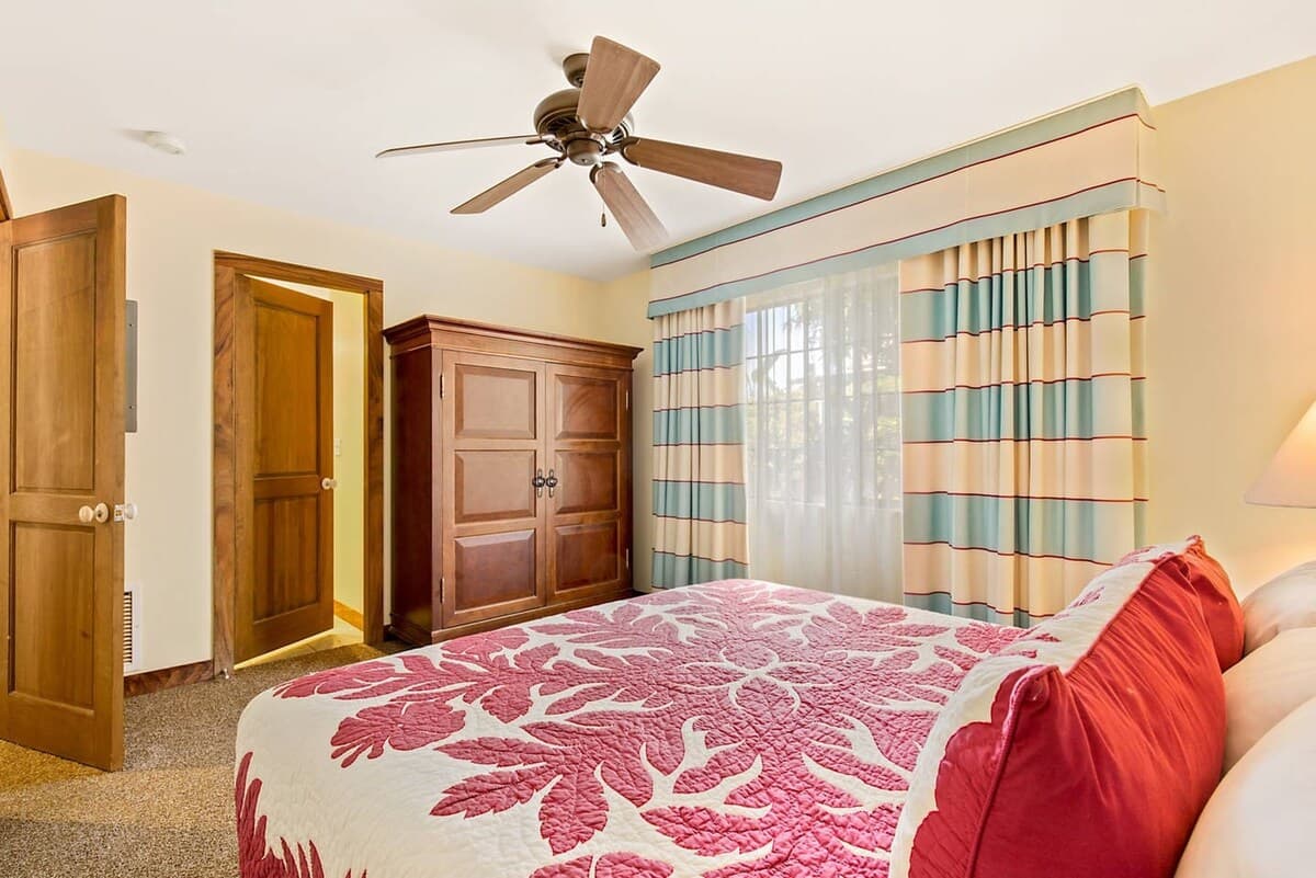 Condo in Kailua-Kona · ★4.81 · 2 bedrooms · 2 beds · 2 baths - Image 20