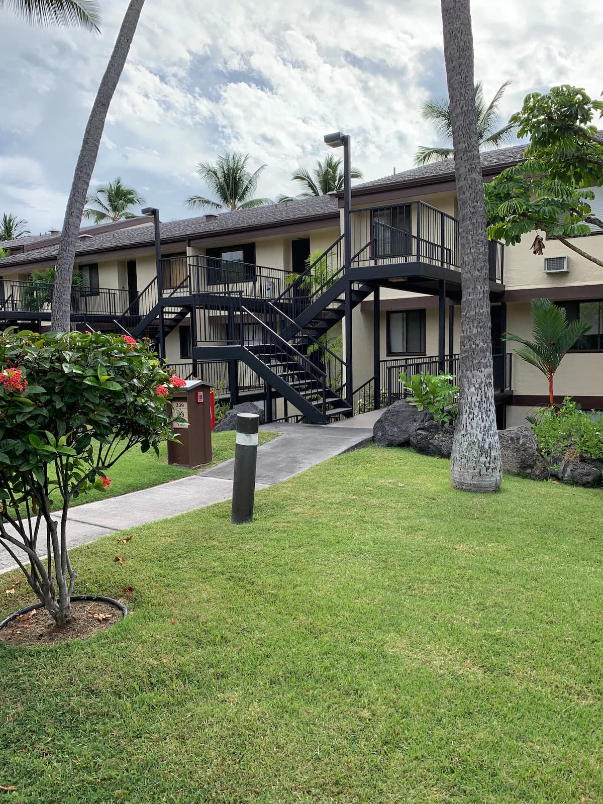 Condo in Kailua-Kona · ★4.96 · 3 bedrooms · 4 beds · 3 baths - Image 28