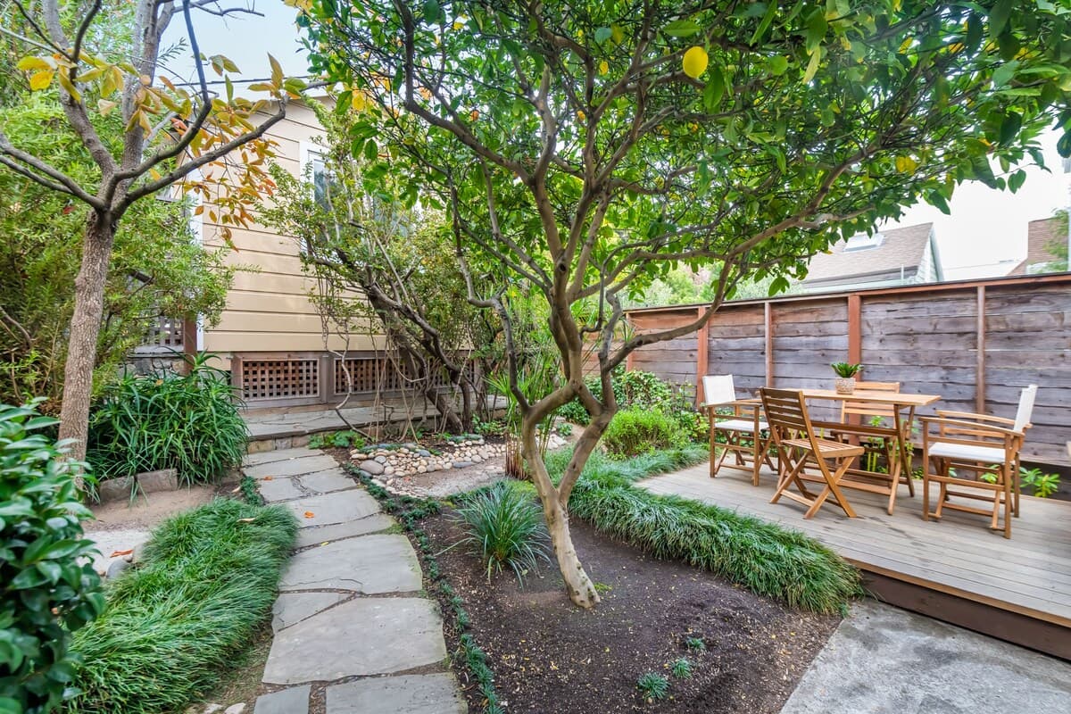 Edwardian 2BR with Chef's Kitchen & Marble Bath - Photo 20