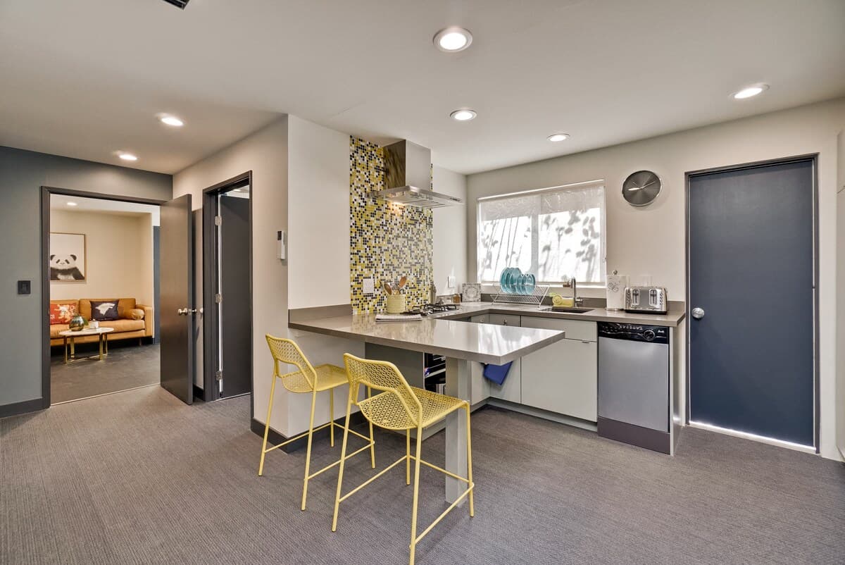 Guesthouse in Palo Alto · ★4.96 · 2 bedrooms · 3 beds · 1 bath - Image 5