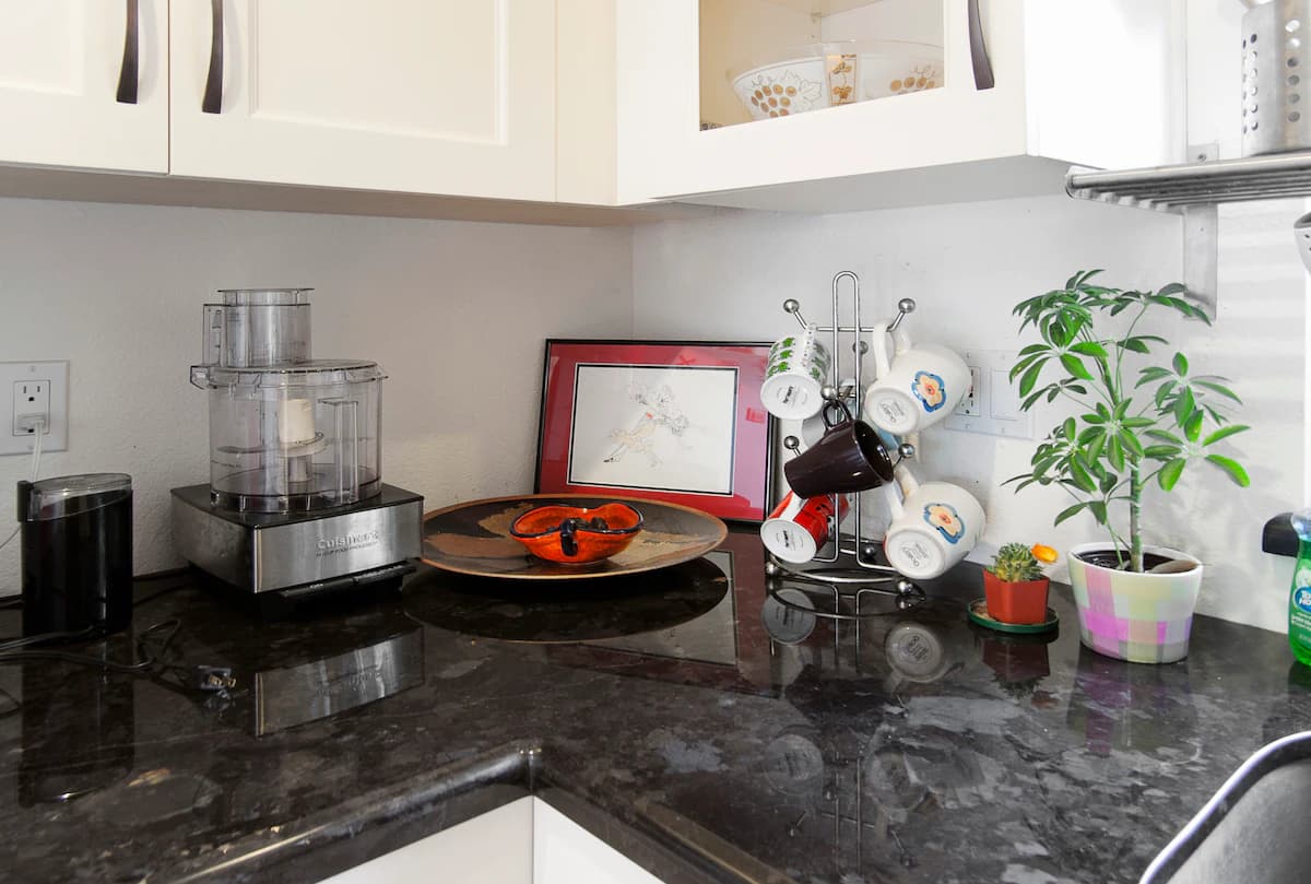 Home in East Palo Alto · ★4.82 · Studio · 1 bed · 1 bath - Image 7