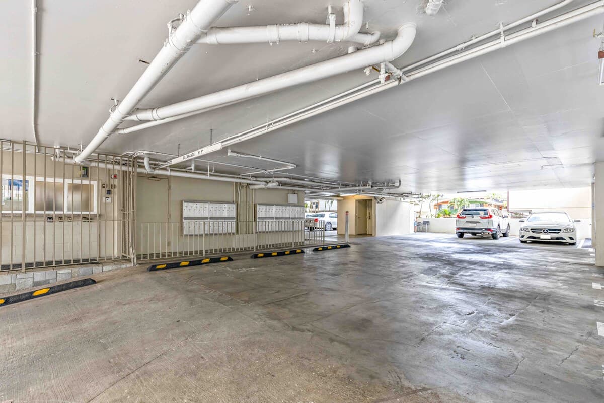 Condo in Honolulu · ★4.83 · Studio · 2 beds · 1 bath - Image 26