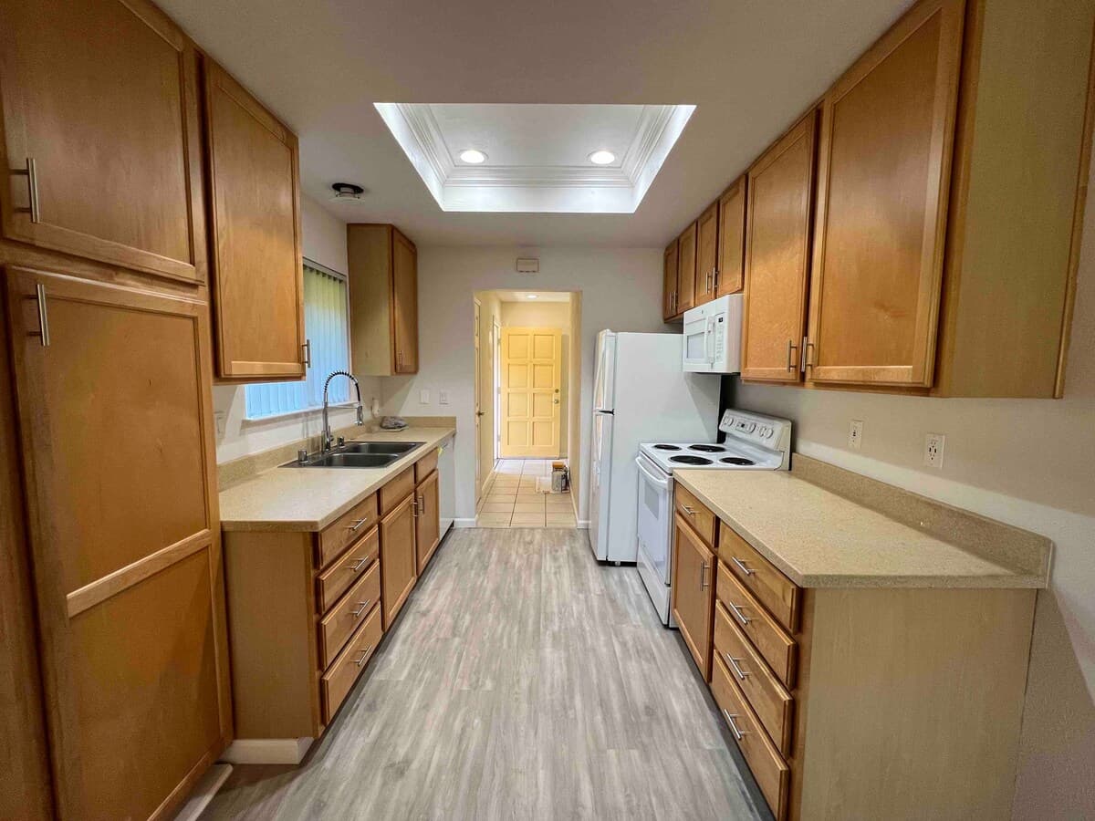 Newly Renovated Duplex Across from Park - Photo 4