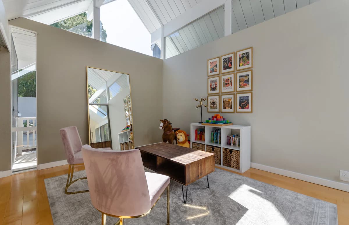 Home in Palo Alto · ★5.0 · 5 bedrooms · 6 beds · 3 baths - Image 37