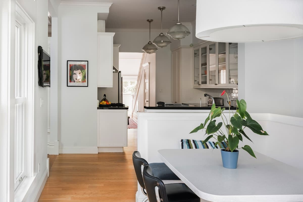 Home in San Francisco · ★4.97 · 3 bedrooms · 3 beds · 2.5 baths - Image 59