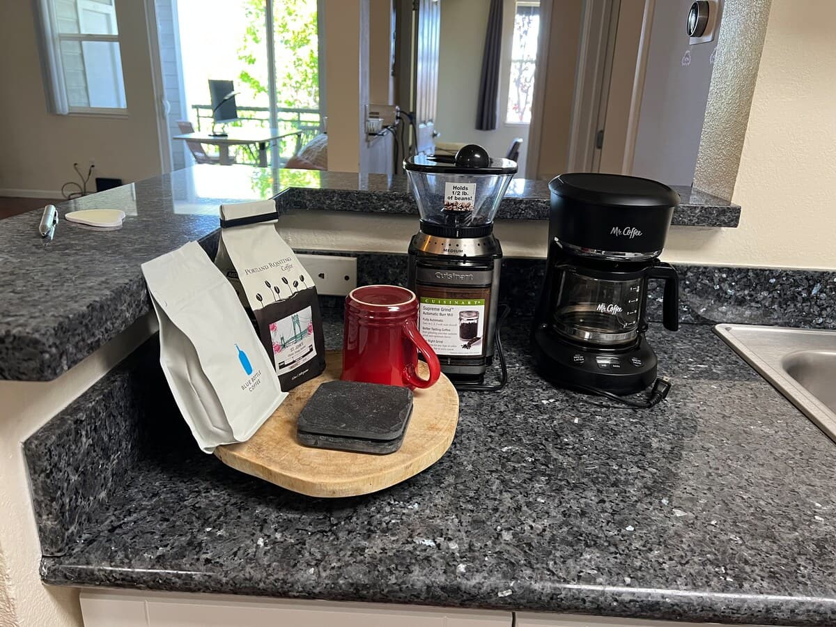 Condo in East Palo Alto · ★4.89 · 1 bedroom · 1 bed · 1 bath - Image 18