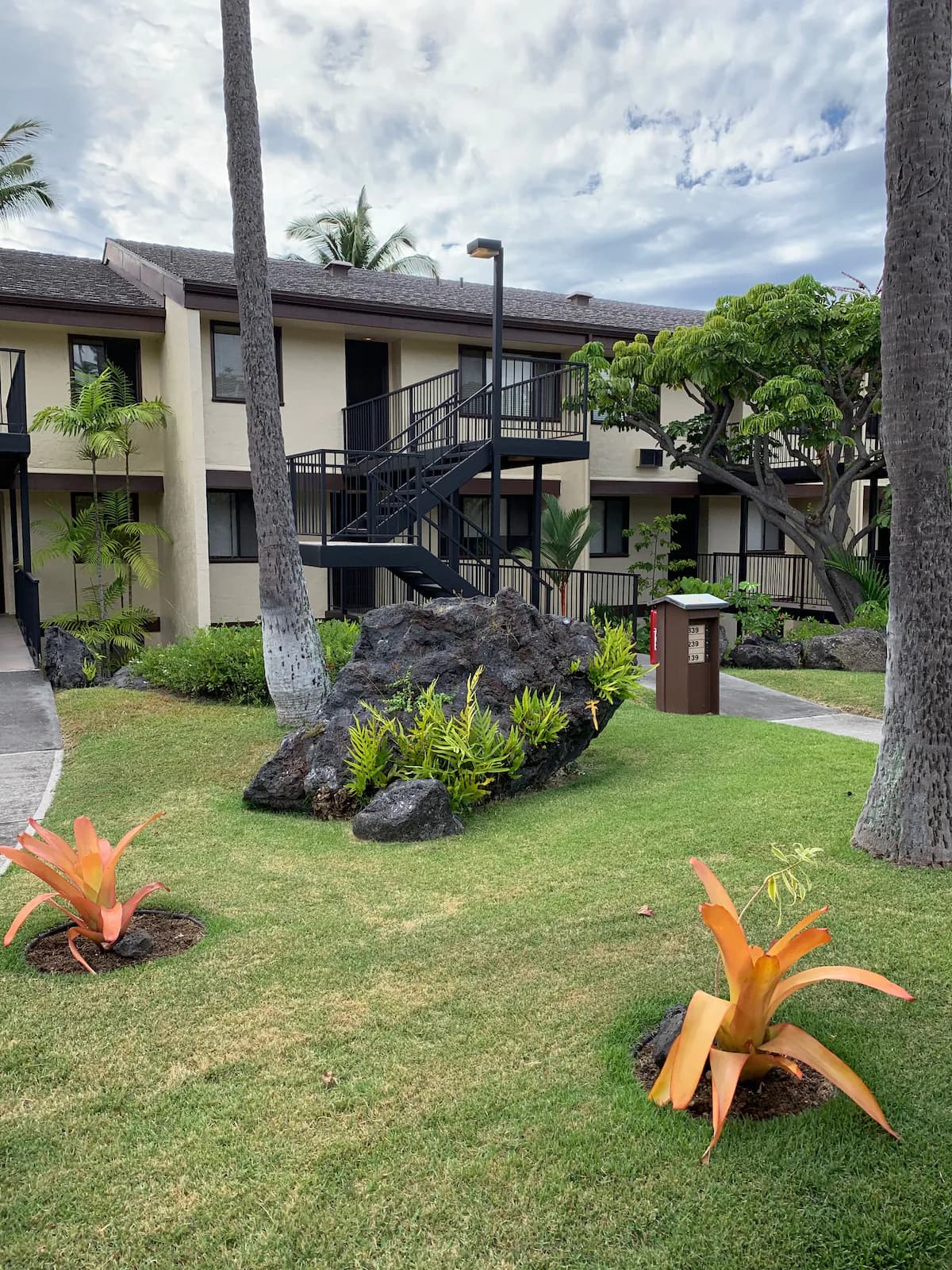 Condo in Kailua-Kona · ★4.96 · 3 bedrooms · 4 beds · 3 baths - Image 29