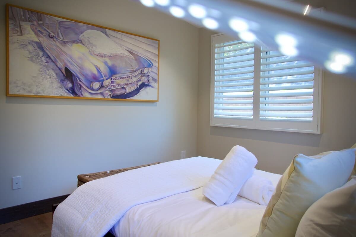 Home in Palo Alto · ★4.95 · 3 bedrooms · 3 beds · 3 baths - Image 27