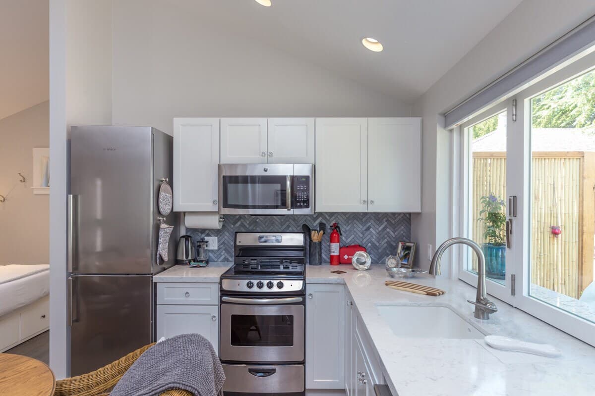 Guesthouse in Mountain View · ★4.94 · Studio · 2 beds · 1 bath - Image 5