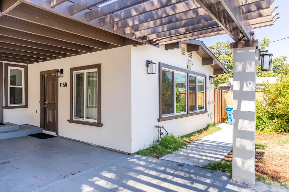 Home in East Palo Alto · ★4.86 · Studio · 1 bed · 1 bath - Image 14