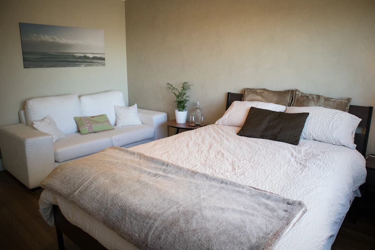 Noe Valley Condo with Bay Views & Workspace - Photo 22