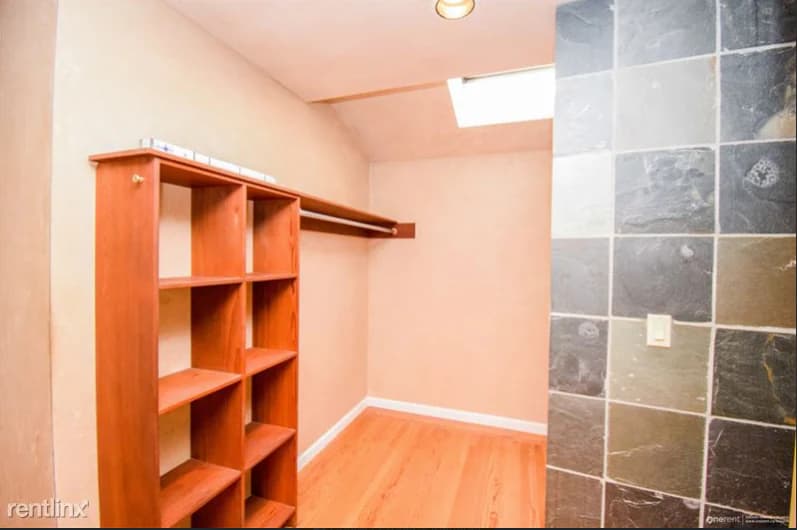 Home in Los Altos · ★4.36 · 5 bedrooms · 5 beds · 3.5 baths - Image 7