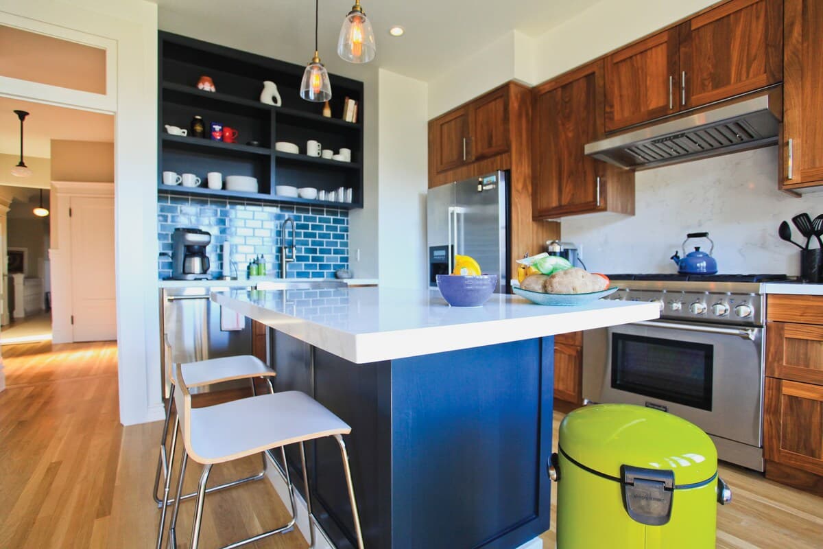 Historic Edwardian Flat with Skyline Views - Photo 7
