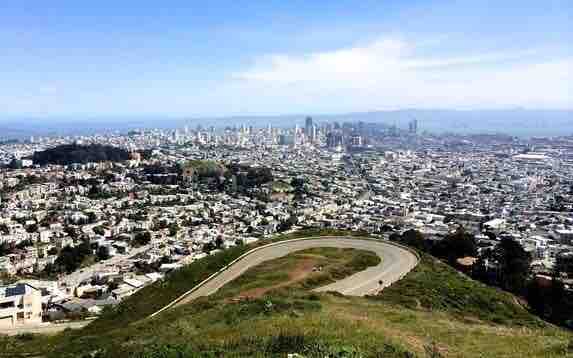 Villa in San Francisco · ★4.95 · 5 bedrooms · 6 beds · 3 baths - Image 50