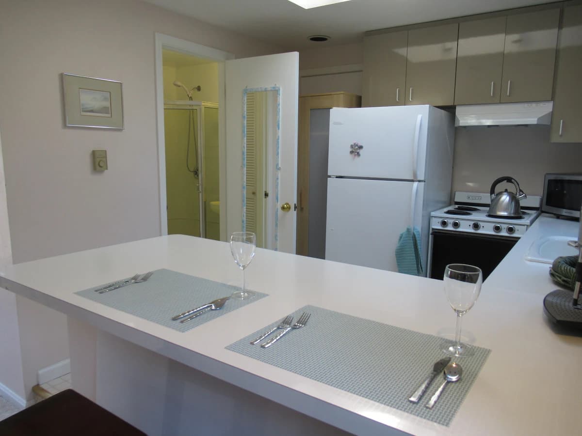 Guesthouse in Atherton · ★5.0 · 1 bedroom · 1 bed · 1 bath - Image 12