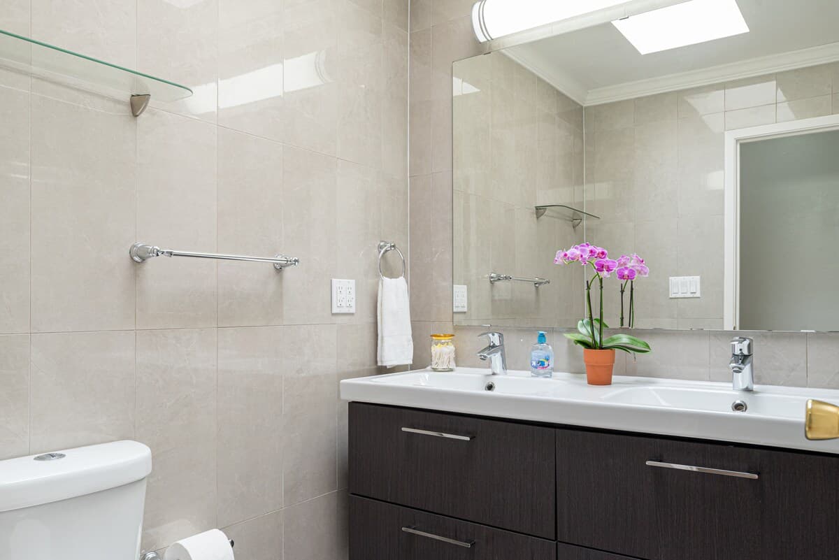 Home in Daly City · ★4.93 · 3 bedrooms · 4 beds · 2 baths - Image 38