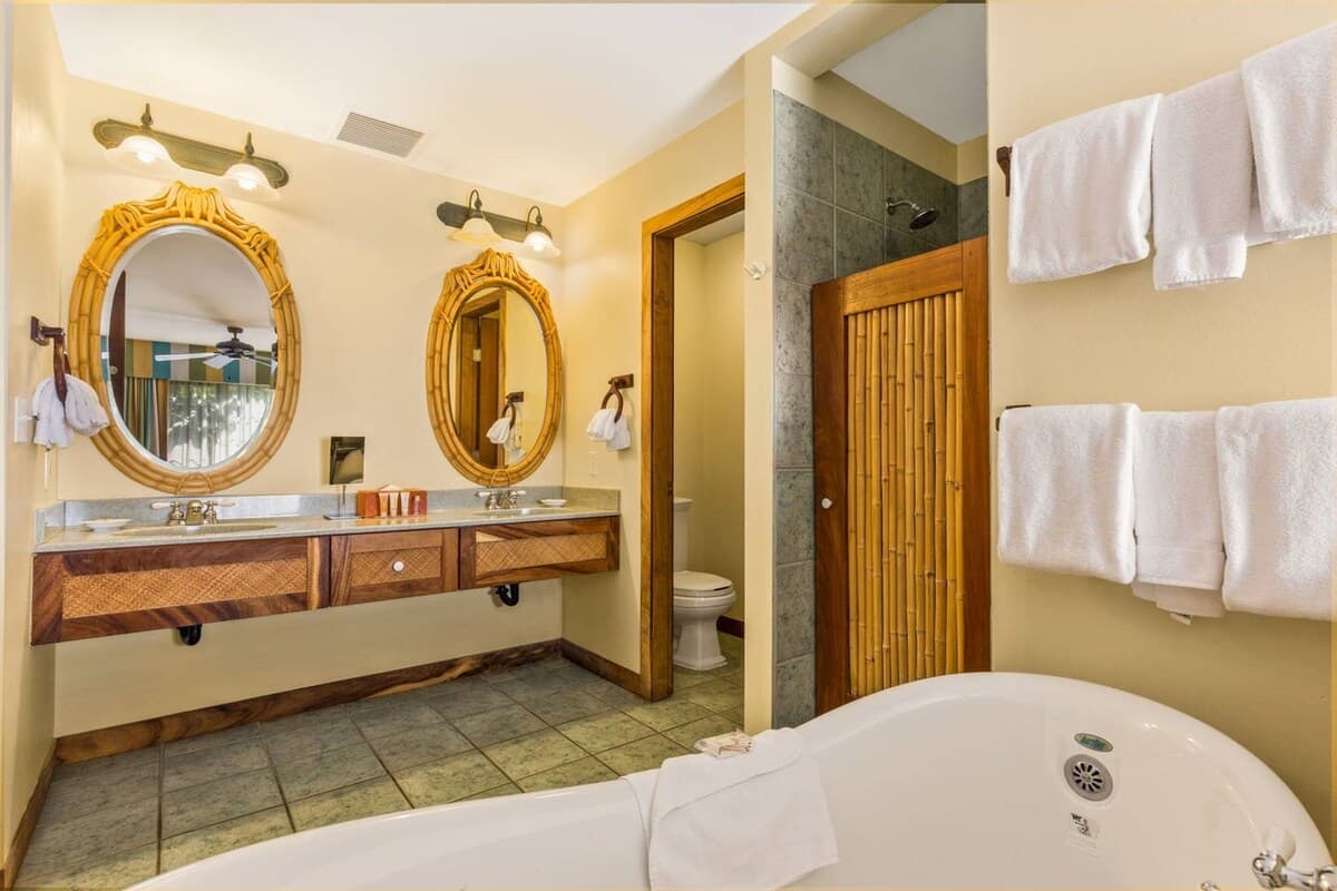 Condo in Kailua-Kona · ★4.81 · 2 bedrooms · 2 beds · 2 baths - Image 17