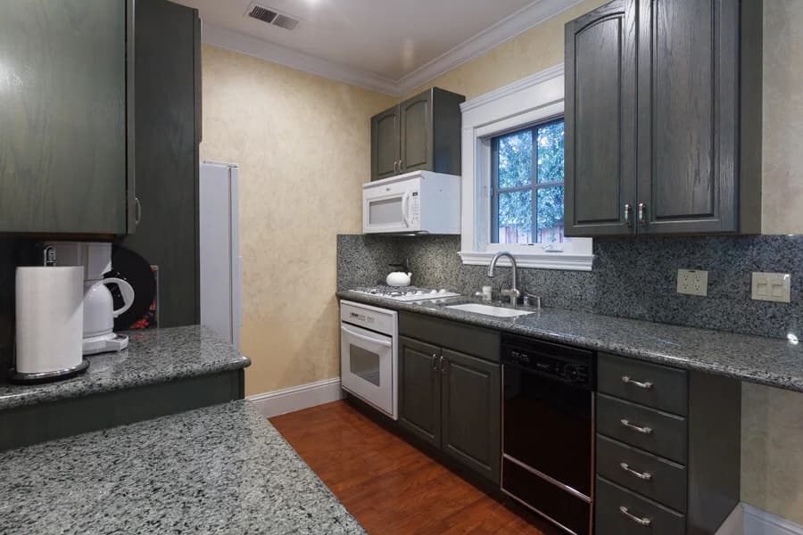 Guesthouse in Atherton · ★4.88 · 1 bedroom · 2 beds · 1 bath - Image 2