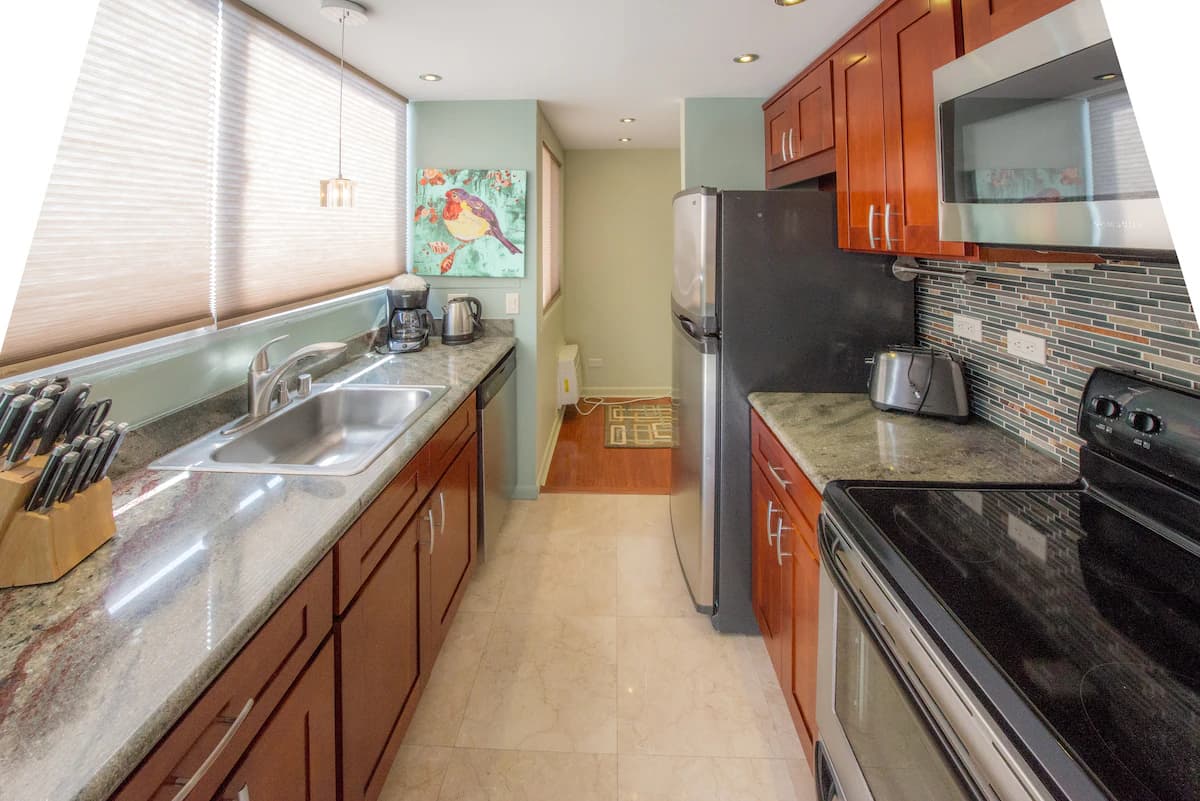 Condo in Honolulu · ★4.88 · 1 bedroom · 3 beds · 1 bath - Image 11