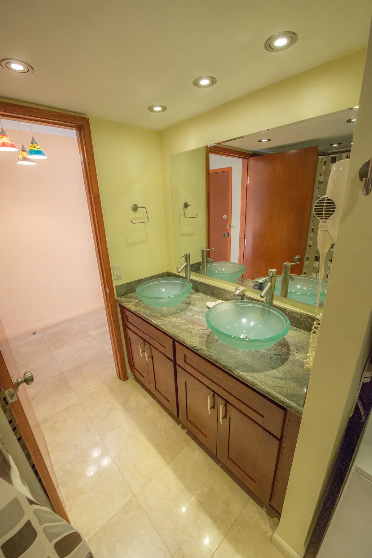 Condo in Honolulu · ★4.88 · 1 bedroom · 3 beds · 1 bath - Image 20