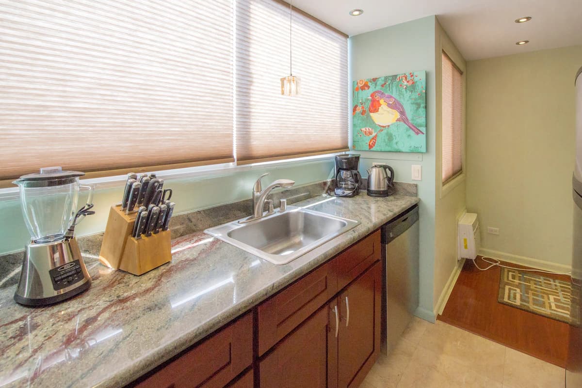 Condo in Honolulu · ★4.88 · 1 bedroom · 3 beds · 1 bath - Image 10