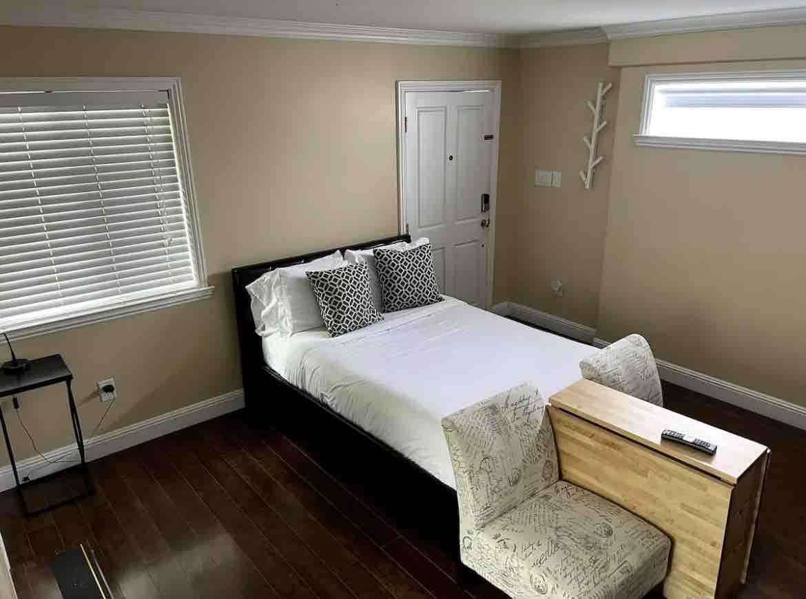 Cozy Silicon Valley Home Near Stanford & Facebook - Photo 22