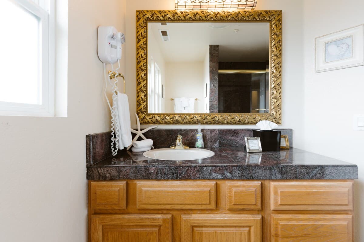 Home in Pacific Grove · ★4.9 · 3 bedrooms · 4 beds · 3 private baths - Image 26