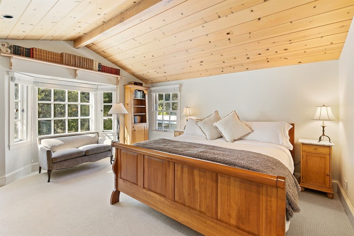 Home in Palo Alto · ★4.74 · 4 bedrooms · 4 beds · 3 baths - Image 3