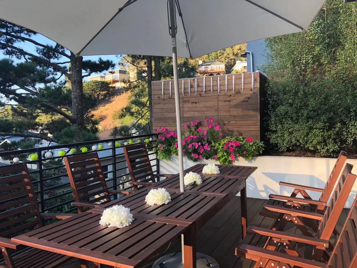 Villa in San Francisco · ★4.95 · 5 bedrooms · 6 beds · 3 baths - Image 23