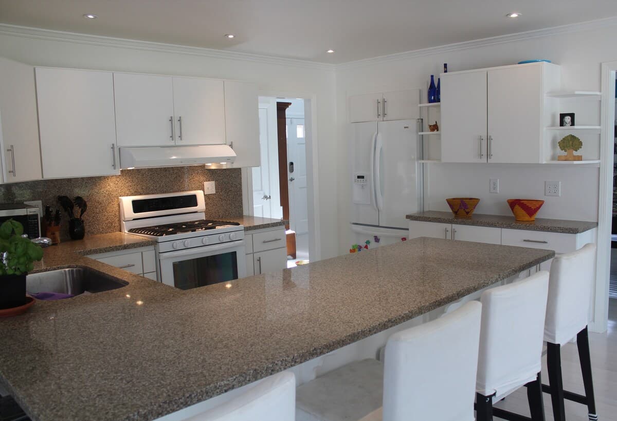 Sunny Bay-View Home with 3 Fireplaces & Garden - Photo 11