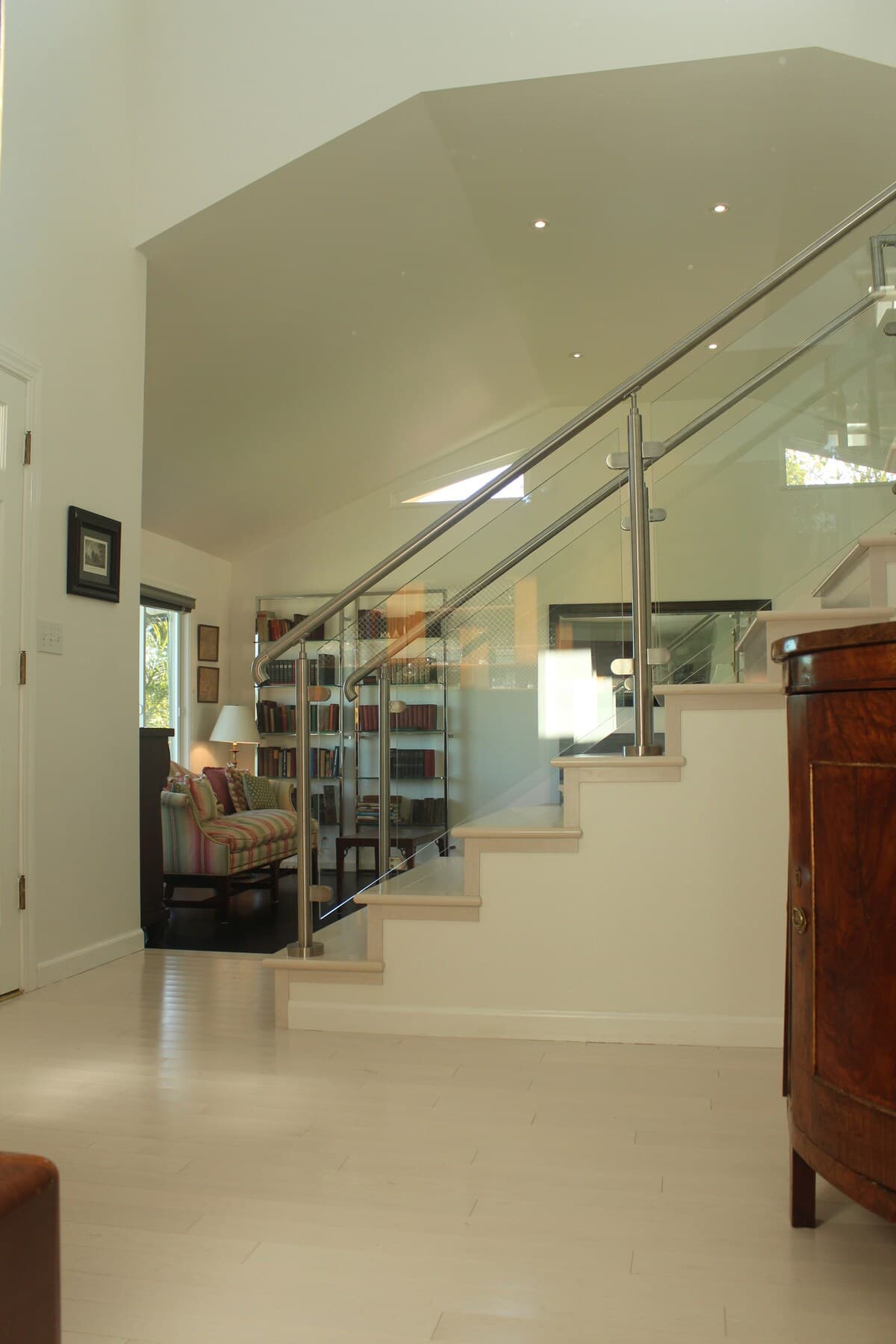 Sunny Bay-View Home with 3 Fireplaces & Garden - Photo 10