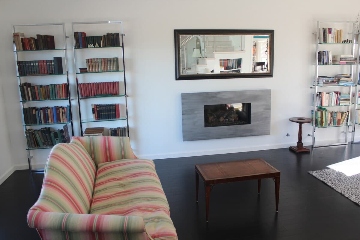 Sunny Bay-View Home with 3 Fireplaces & Garden - Photo 4