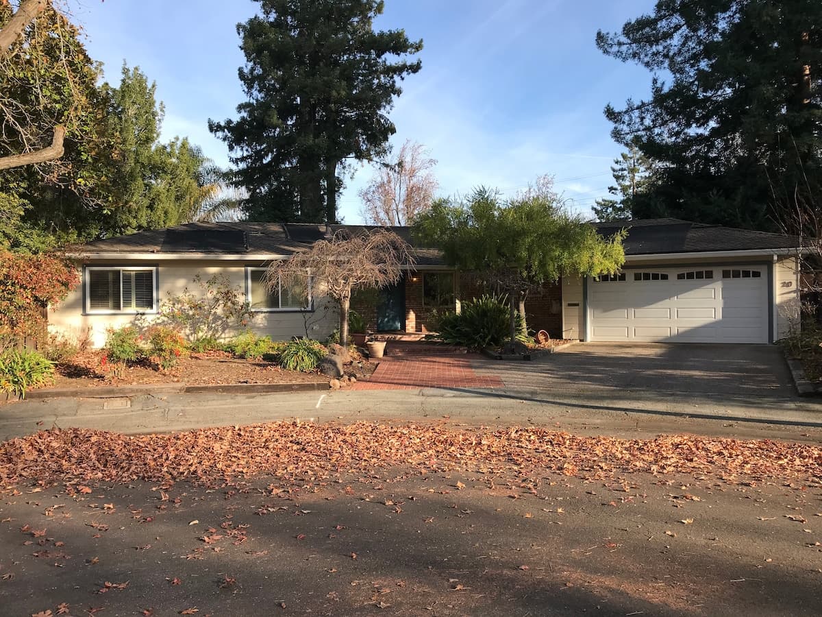 Home in Menlo Park · ★4.91 · 4 bedrooms · 5 beds · 2.5 baths - Image 2