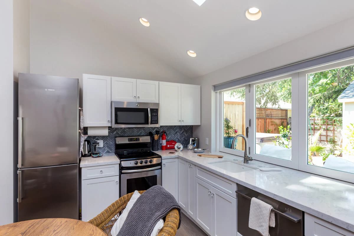 Guesthouse in Mountain View · ★4.94 · Studio · 2 beds · 1 bath - Image 4