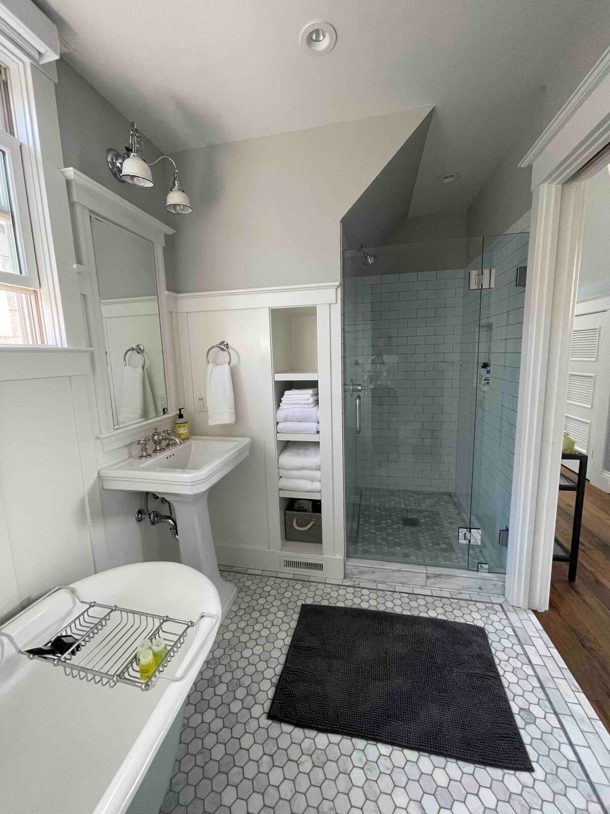 Victorian Charm, Modern Luxury, EV Garage - Photo 31