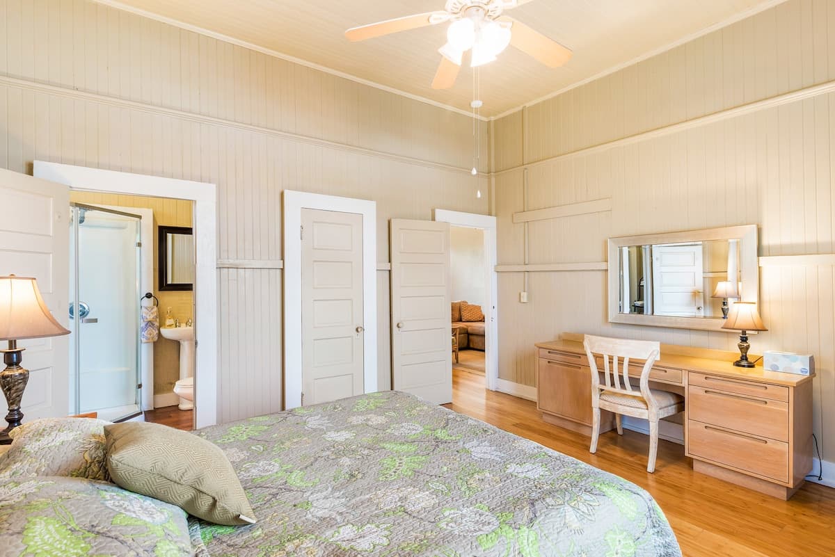 Renovated Plantation Home; Walk into Wailuku Town! - Image 20