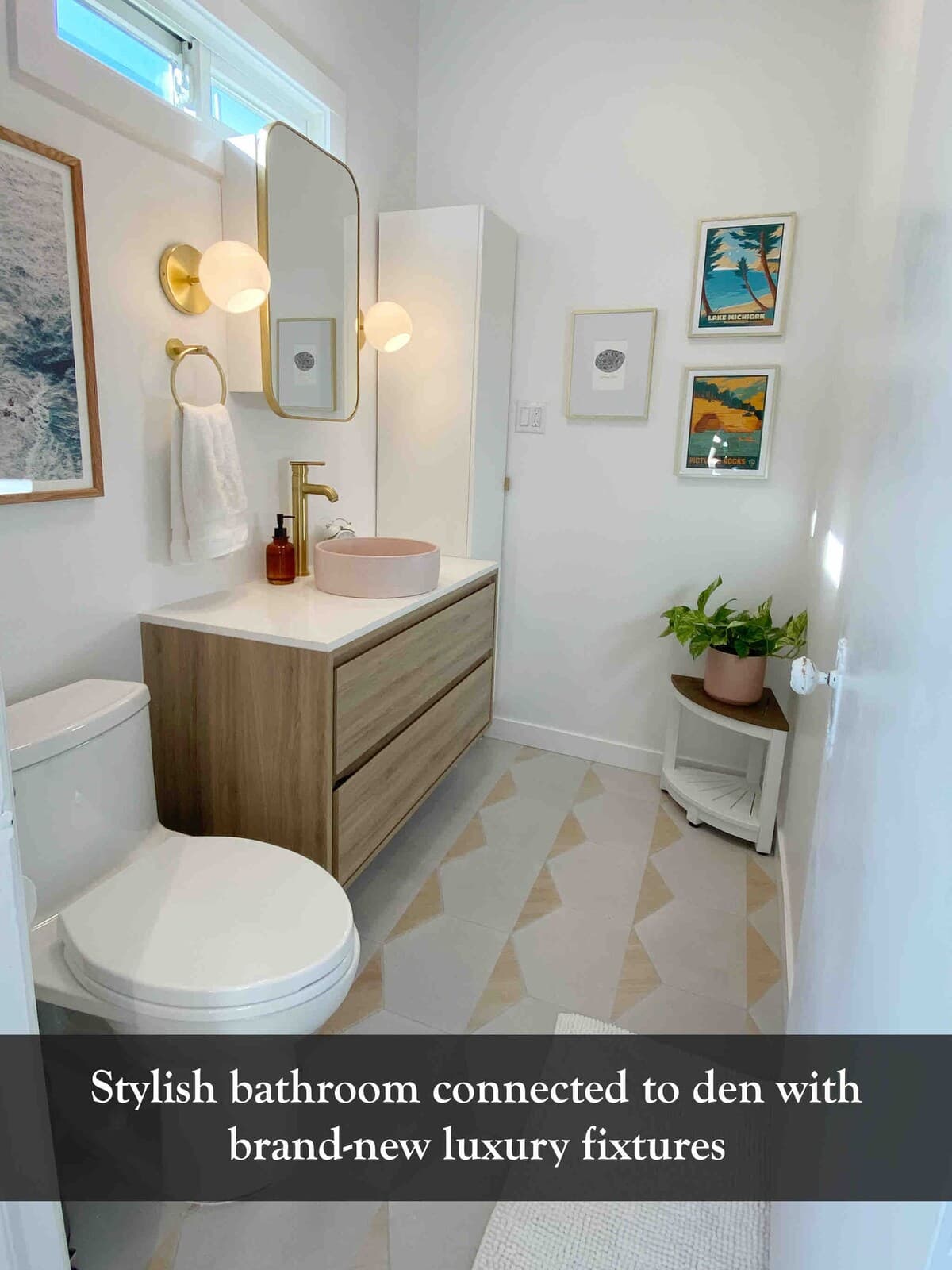 Home in Daly City · ★4.89 · 2 bedrooms · 3 beds · 2.5 baths - Image 12