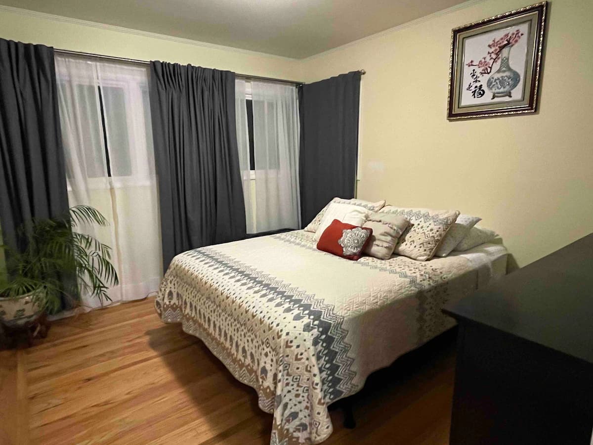 Home in Daly City · ★4.86 · 2 bedrooms · 2 beds · 1 bath - Image 21
