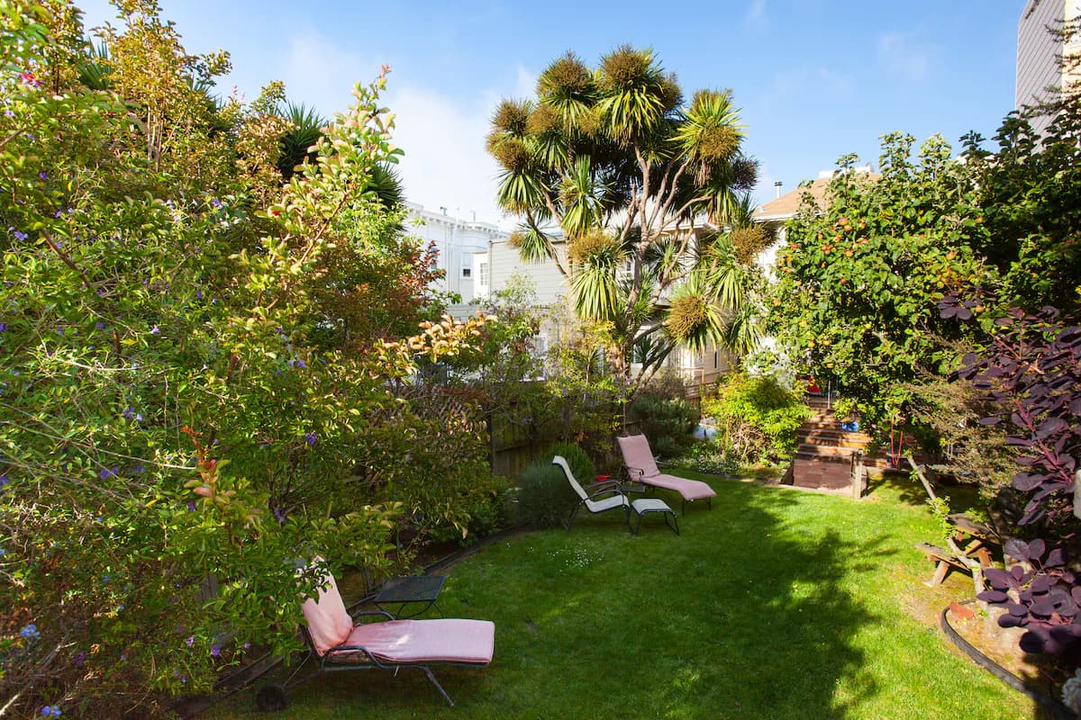 Victorian Home with Huge Yard, Cat Care Required - Photo 38