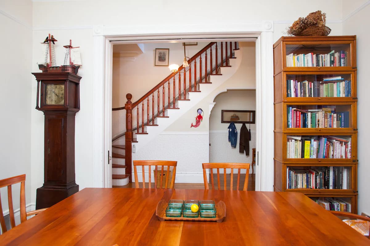 Victorian Home with Huge Yard, Cat Care Required - Photo 14